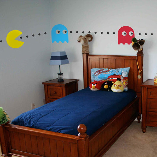 Pac man vinyl wall sticker set. Retro and old school wall sticker collection